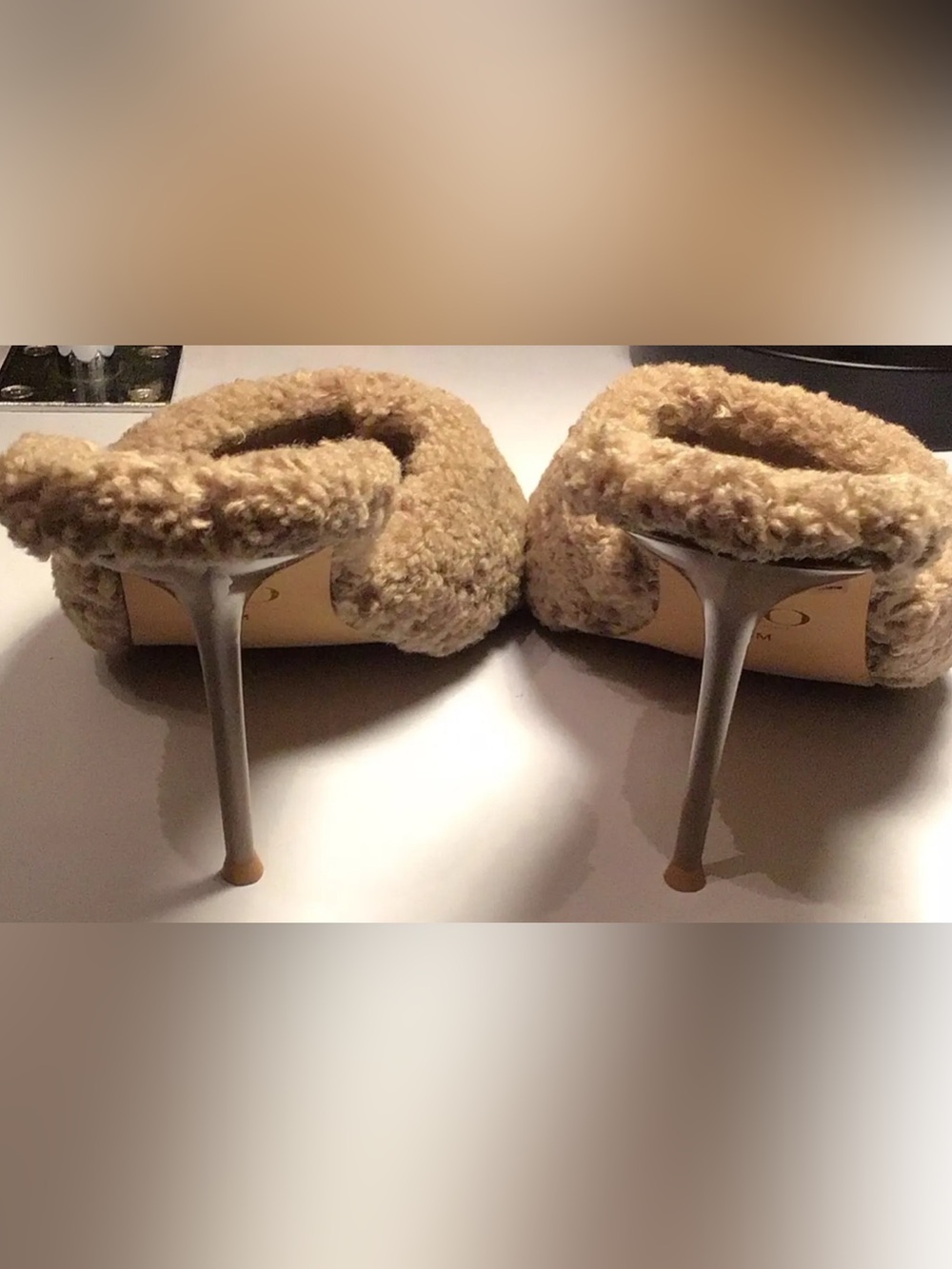 Jennifer lopez Tanney faux fur slides size 10 - Picture 2 of 3